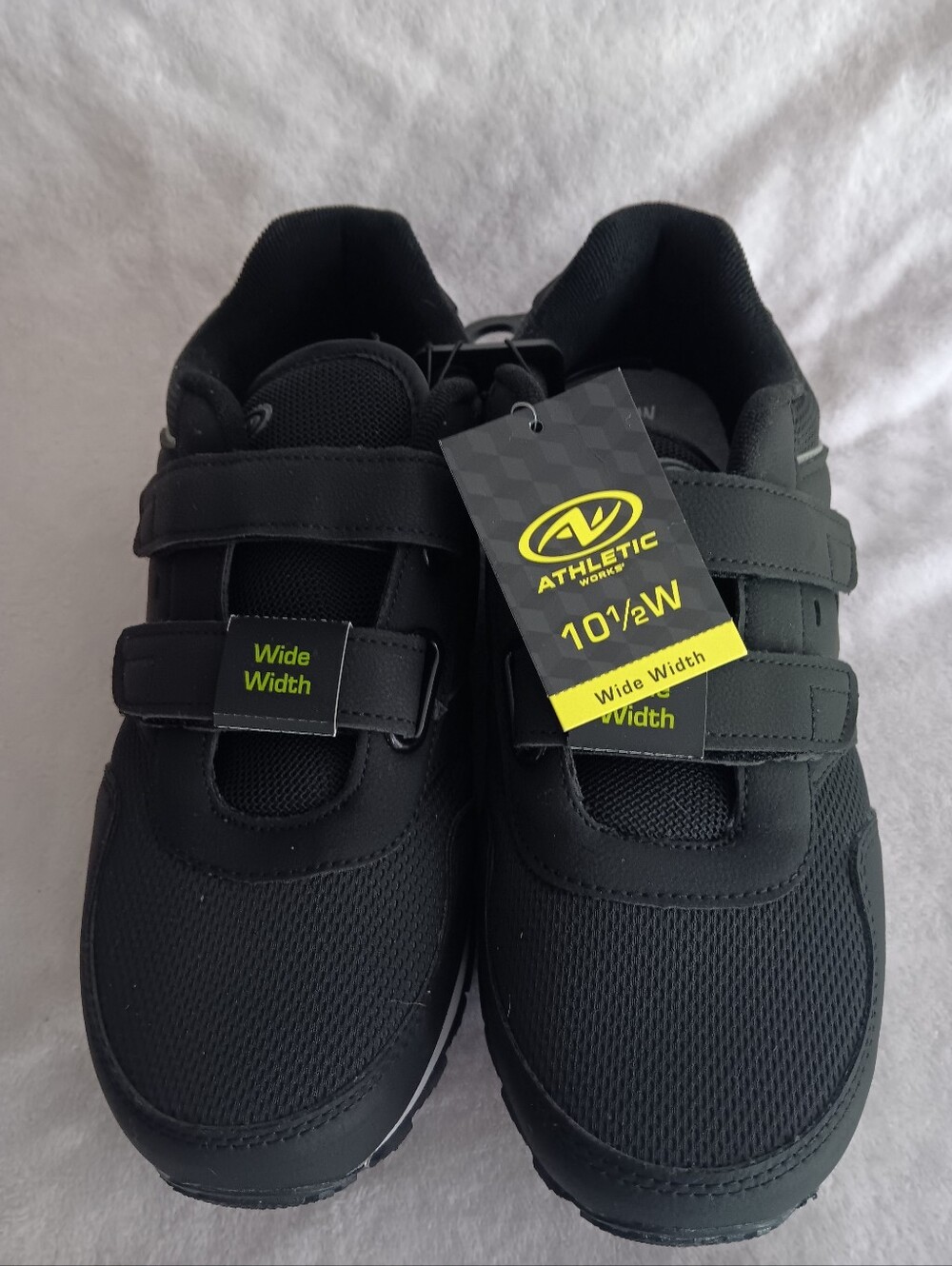 NWT Mens shoes Athletic Works 10.5 Wide